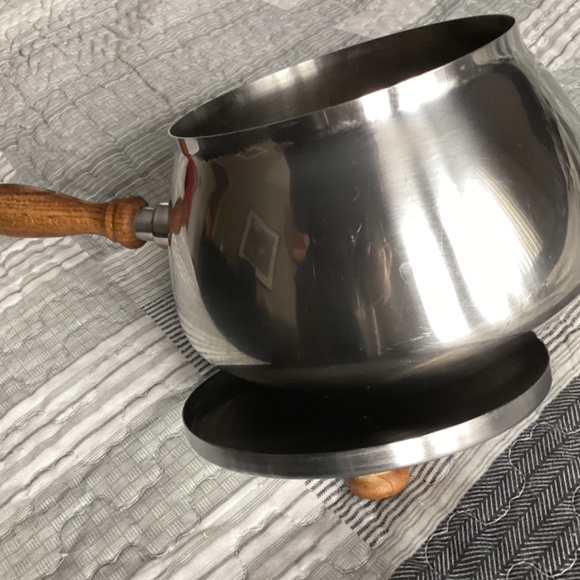 VINTAGE STAINLESS STEEL FONDUE POT WITH STAND & BURNER - Picture 8 of 12